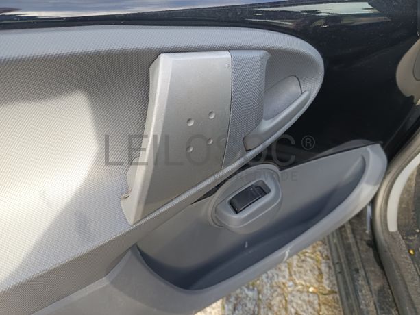 Peugeot 107 · Ano 2006