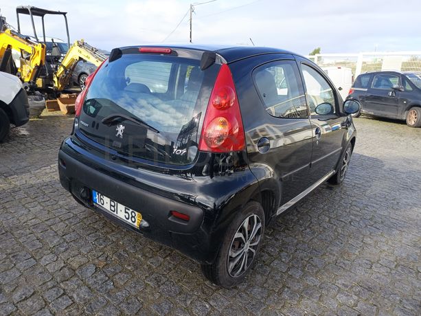 Peugeot 107 · Ano 2006