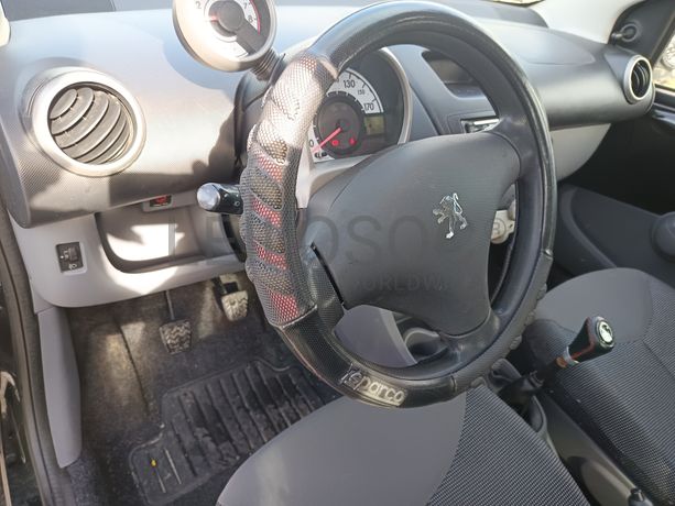 Peugeot 107 · Ano 2006