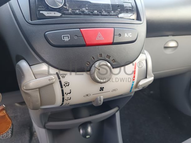 Peugeot 107 · Ano 2006