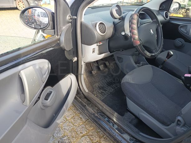 Peugeot 107 · Ano 2006