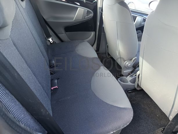 Peugeot 107 · Ano 2006