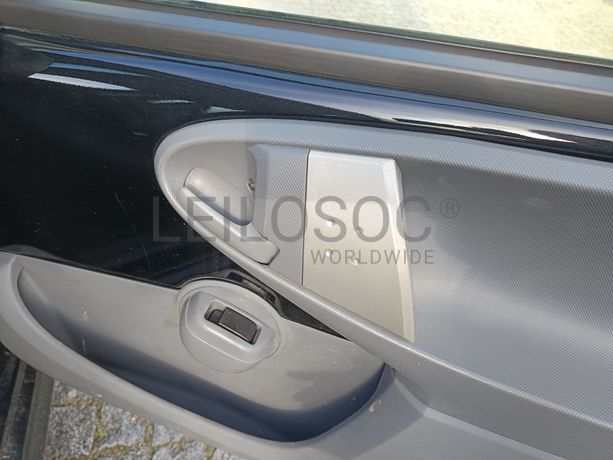 Peugeot 107 · Ano 2006