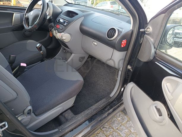 Peugeot 107 · Ano 2006