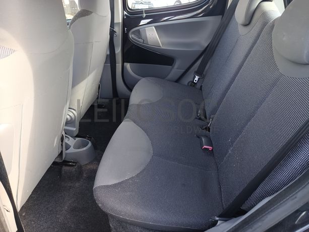 Peugeot 107 · Ano 2006