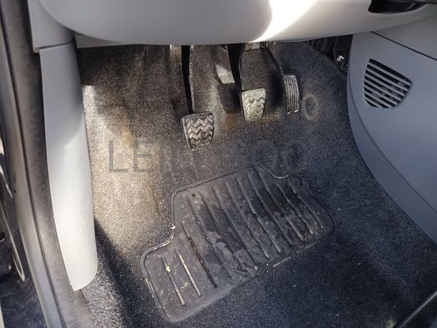 Peugeot 107 · Ano 2006