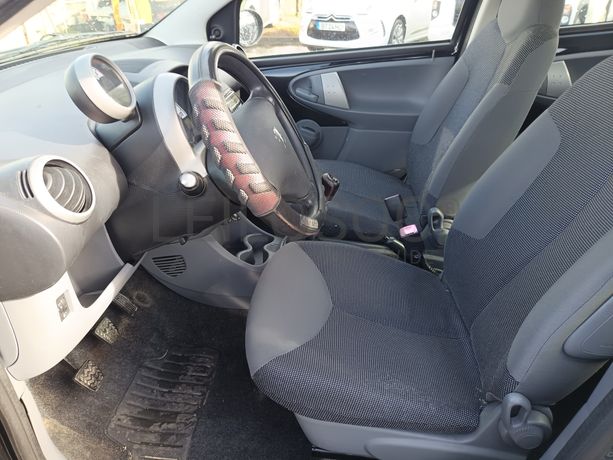 Peugeot 107 · Ano 2006