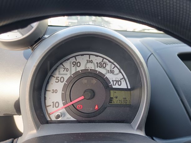 Peugeot 107 · Ano 2006