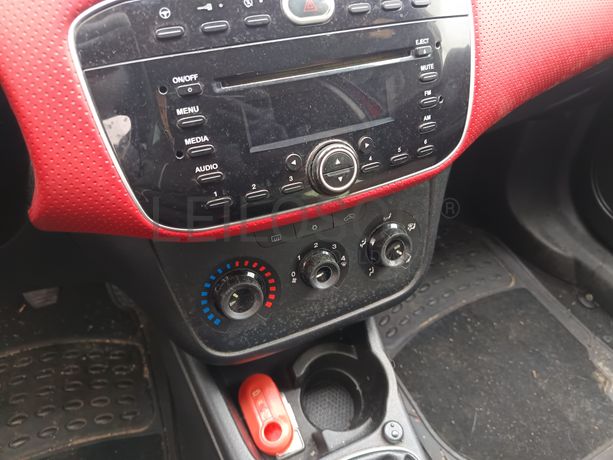 Fiat Punto EVO 1.4 16V · Ano 2010