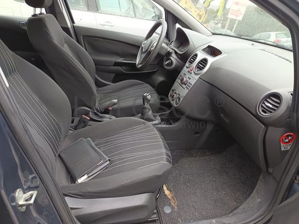 Opel Corsa · Ano 2010