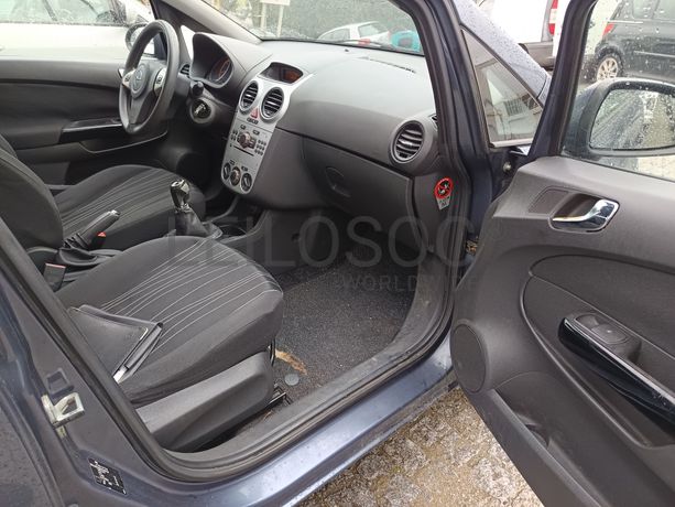 Opel Corsa · Ano 2010