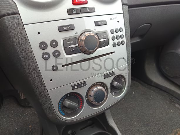 Opel Corsa · Ano 2010