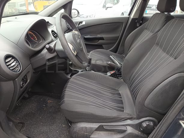 Opel Corsa · Ano 2010