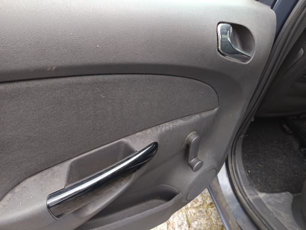 Opel Corsa · Ano 2010