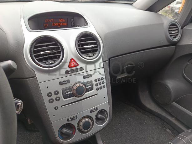 Opel Corsa · Ano 2010