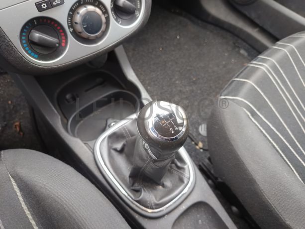 Opel Corsa · Ano 2010