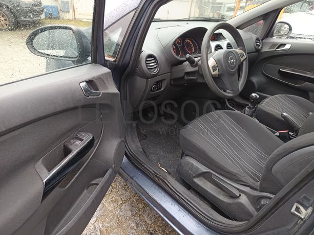 Opel Corsa · Ano 2010