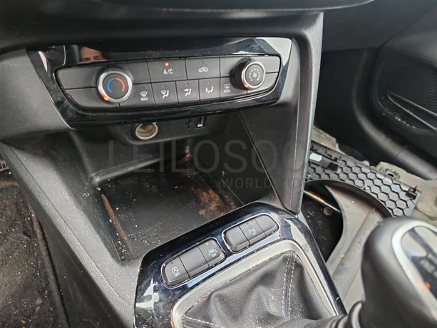 Opel Corsa · Ano 2021