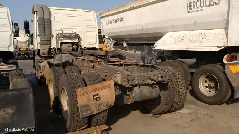 Camião Tractor 6X4 VOLVO FM 440 6x4