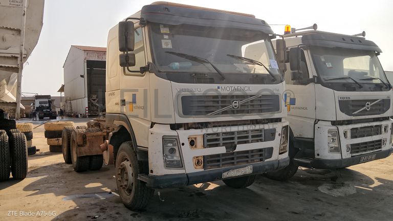 Camião Tractor 6X4 VOLVO FM 440 6x4