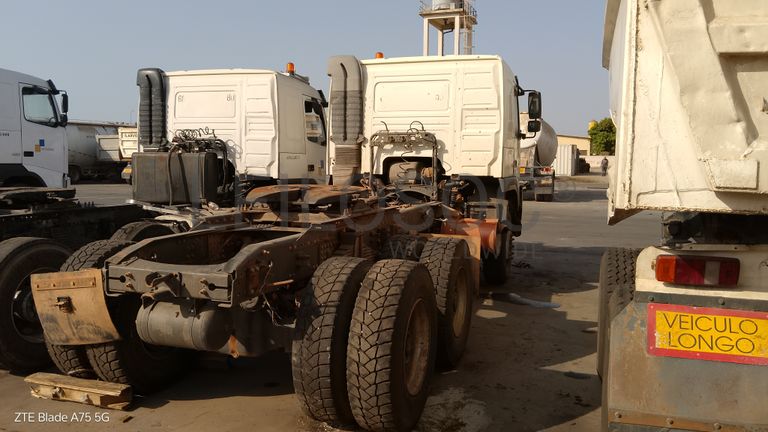 Camião Tractor 6X4 VOLVO FM 440 6x4