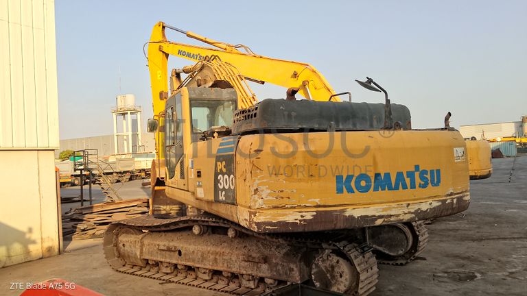 Escavadora de Rastos 30 T KOMATSU PC300-8 SLF