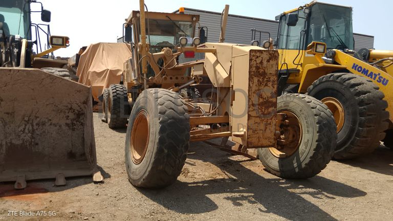 Motoniveladora 15 T CATERPILLAR 140 H