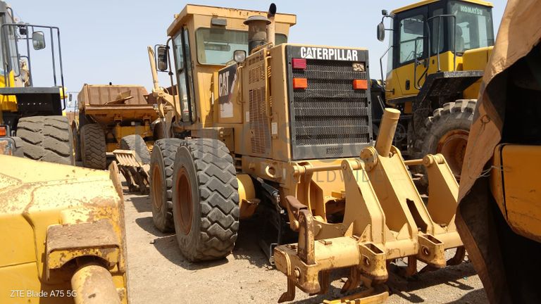 Motoniveladora 15 T CATERPILLAR 140 H