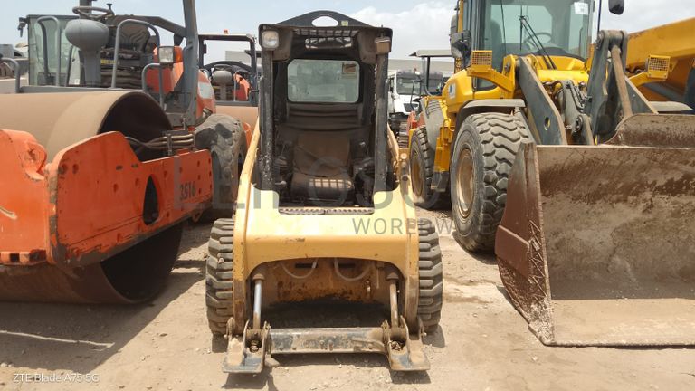 Mini Pá Carregadora CATERPILLAR 226 B2