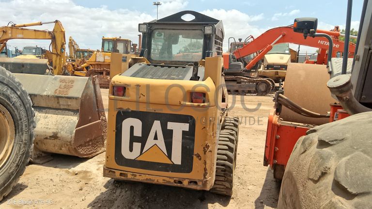 Mini Pá Carregadora CATERPILLAR 226 B2