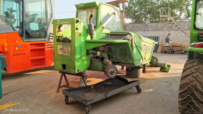 Multicarregador MERLO P38.13 EE