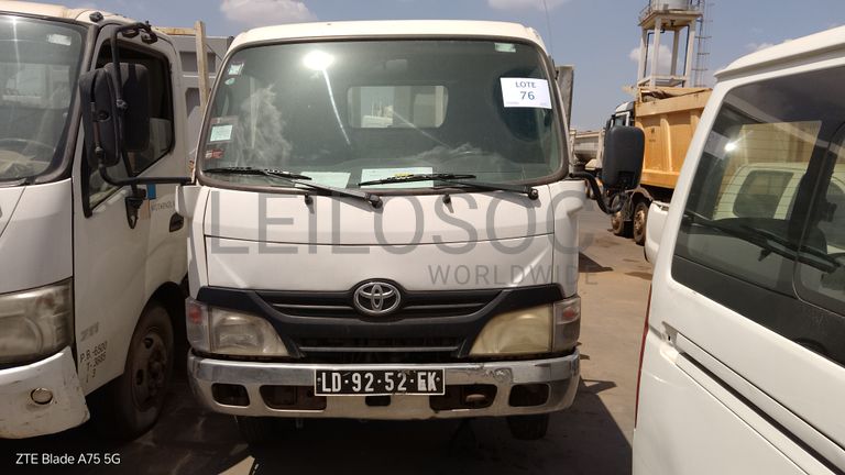 Viat. Pesadas HINO 300 WU650L C Simpl