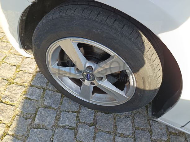 Volvo V40 D2 · Ano 2016