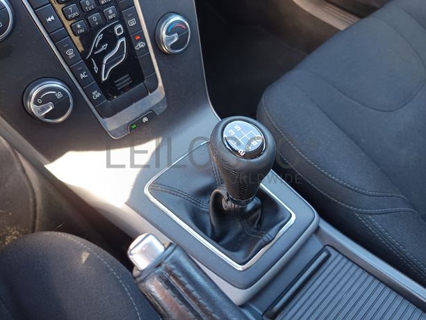 Volvo V40 D2 · Ano 2016