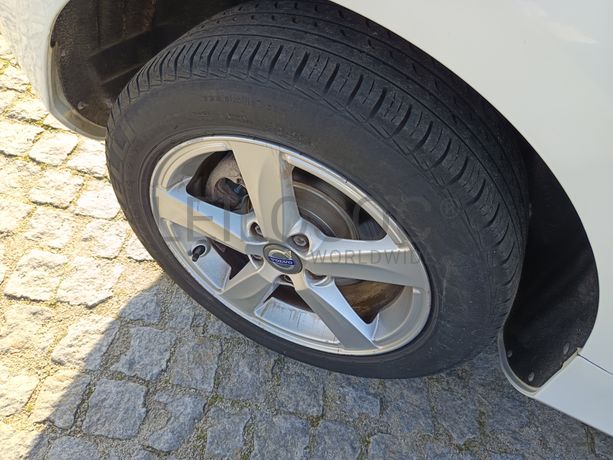 Volvo V40 D2 · Ano 2016