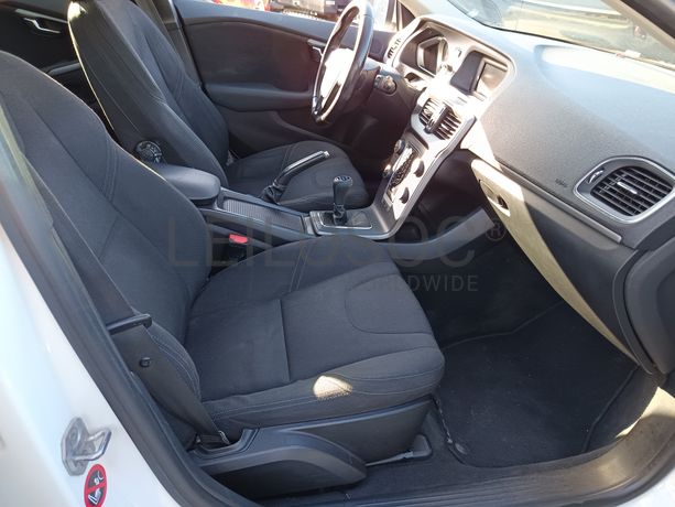 Volvo V40 D2 · Ano 2016