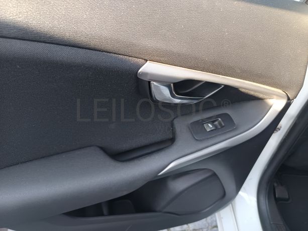 Volvo V40 D2 · Ano 2016