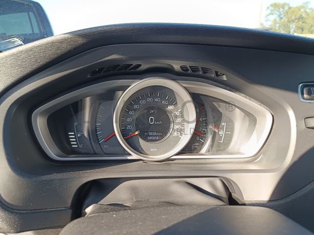 Volvo V40 D2 · Ano 2016