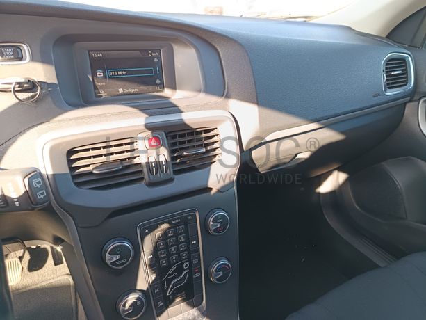 Volvo V40 D2 · Ano 2016