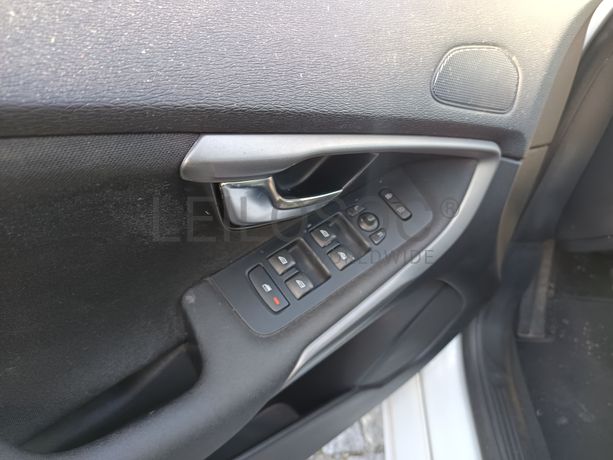 Volvo V40 D2 · Ano 2016