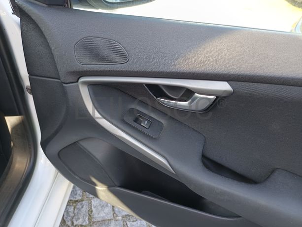 Volvo V40 D2 · Ano 2016