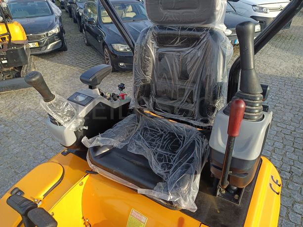 Mini Giratória Vicsec VC20L-Y · Ano 2025