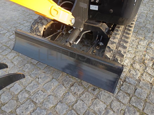 Mini Giratória Vicsec VC20L-Y · Ano 2025