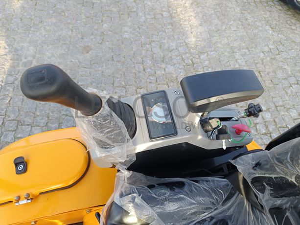 Mini Giratória Vicsec VC20L-Y · Ano 2025