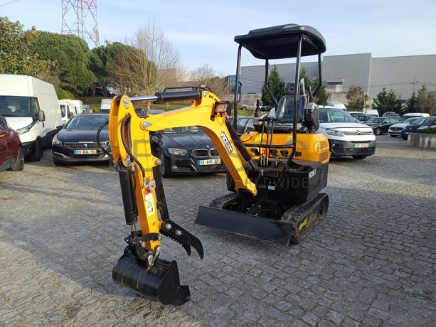 Mini Giratória Vicsec VC20L-Y · Ano 2025