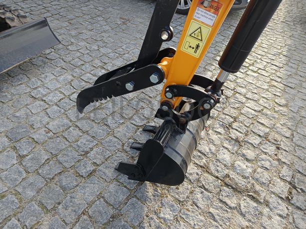 Mini Giratória Vicsec VC20L-Y · Ano 2025