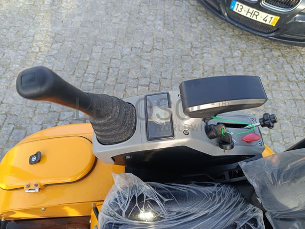 Mini Giratória Vicsec VC20L-Y · Ano 2025