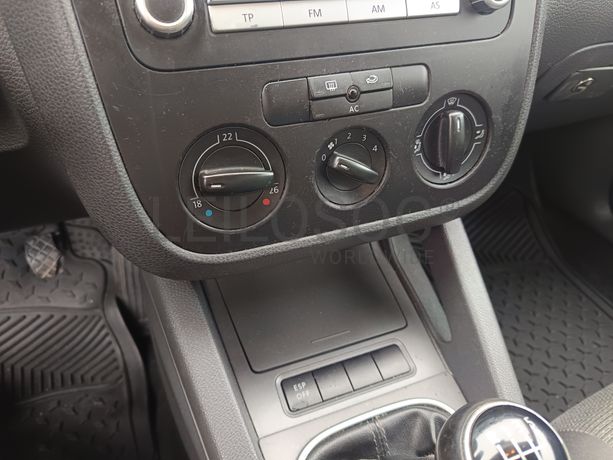 Volkswagen Golf · Ano 2008