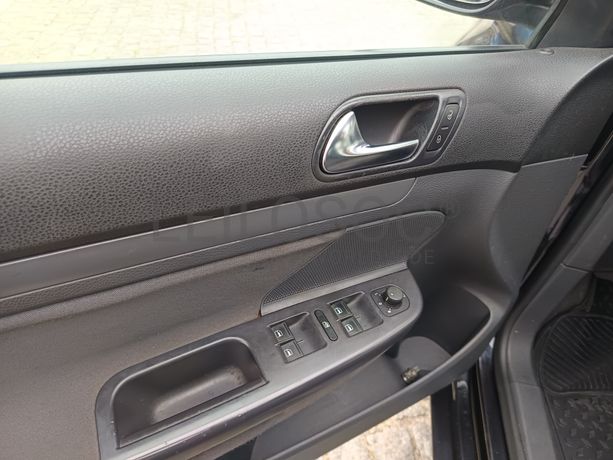 Volkswagen Golf · Ano 2008