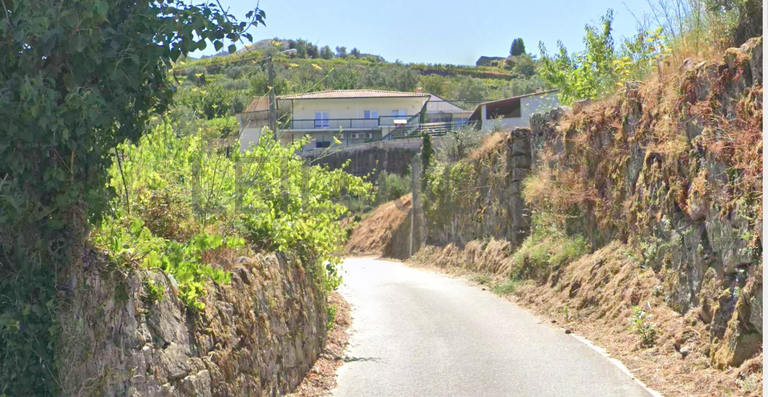 Proporção de 1/2 de Terreno · Barrô, Resende